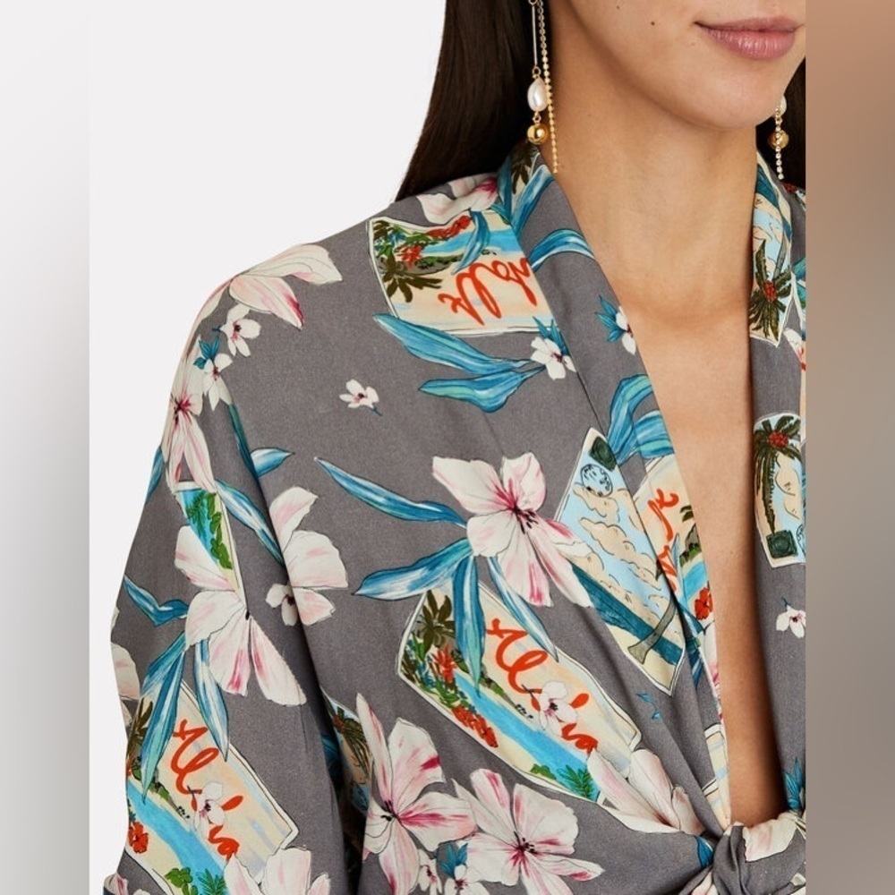 New! Le Superbe Topper Long Sleeve Tie Front Crop Aloha Fog Gray 🌺 Small NWT! - Picture 4 of 12